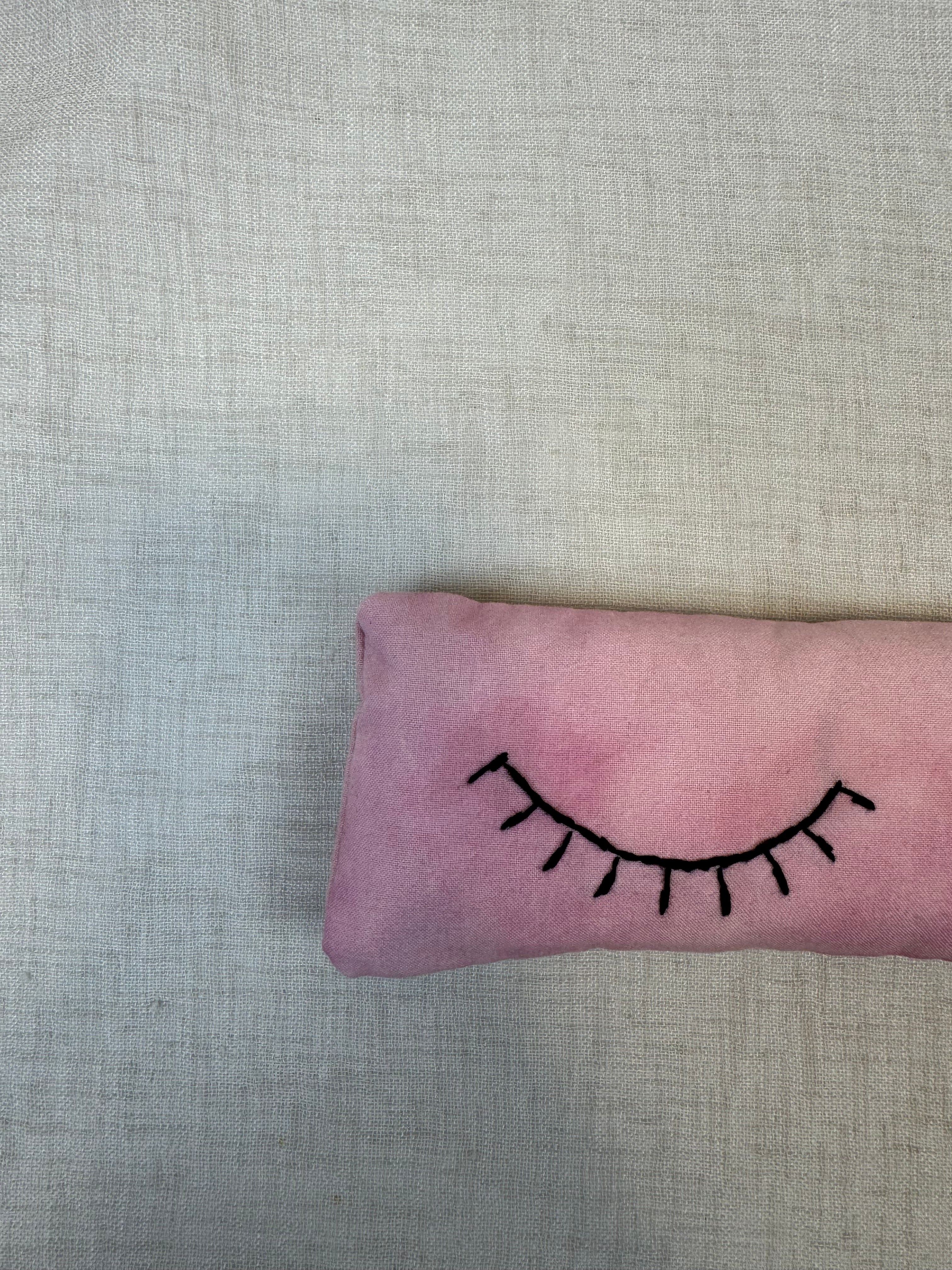 EYE Pillow 83