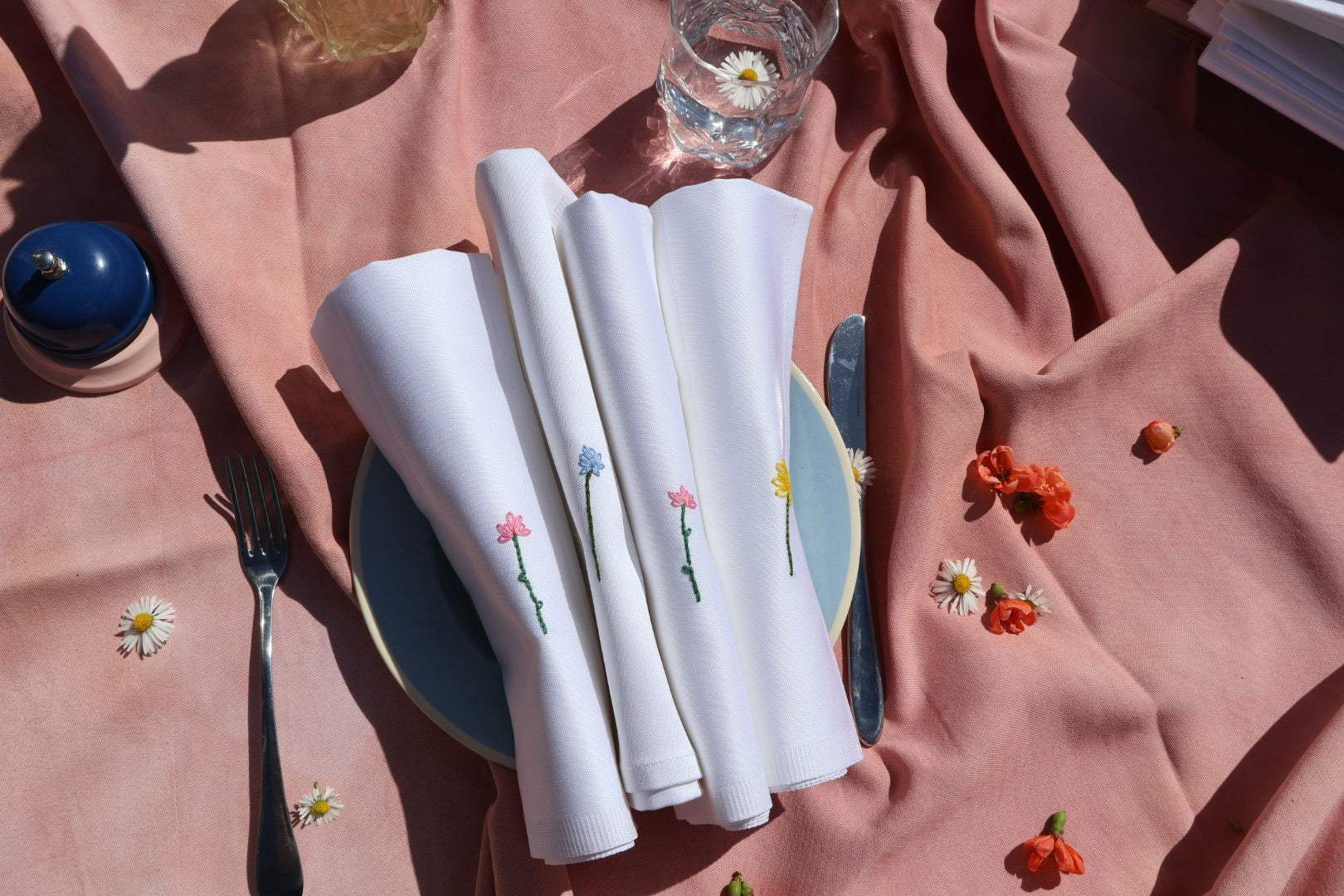 BRODEREDE STOFSERVIETTER blomster(4 stk.)