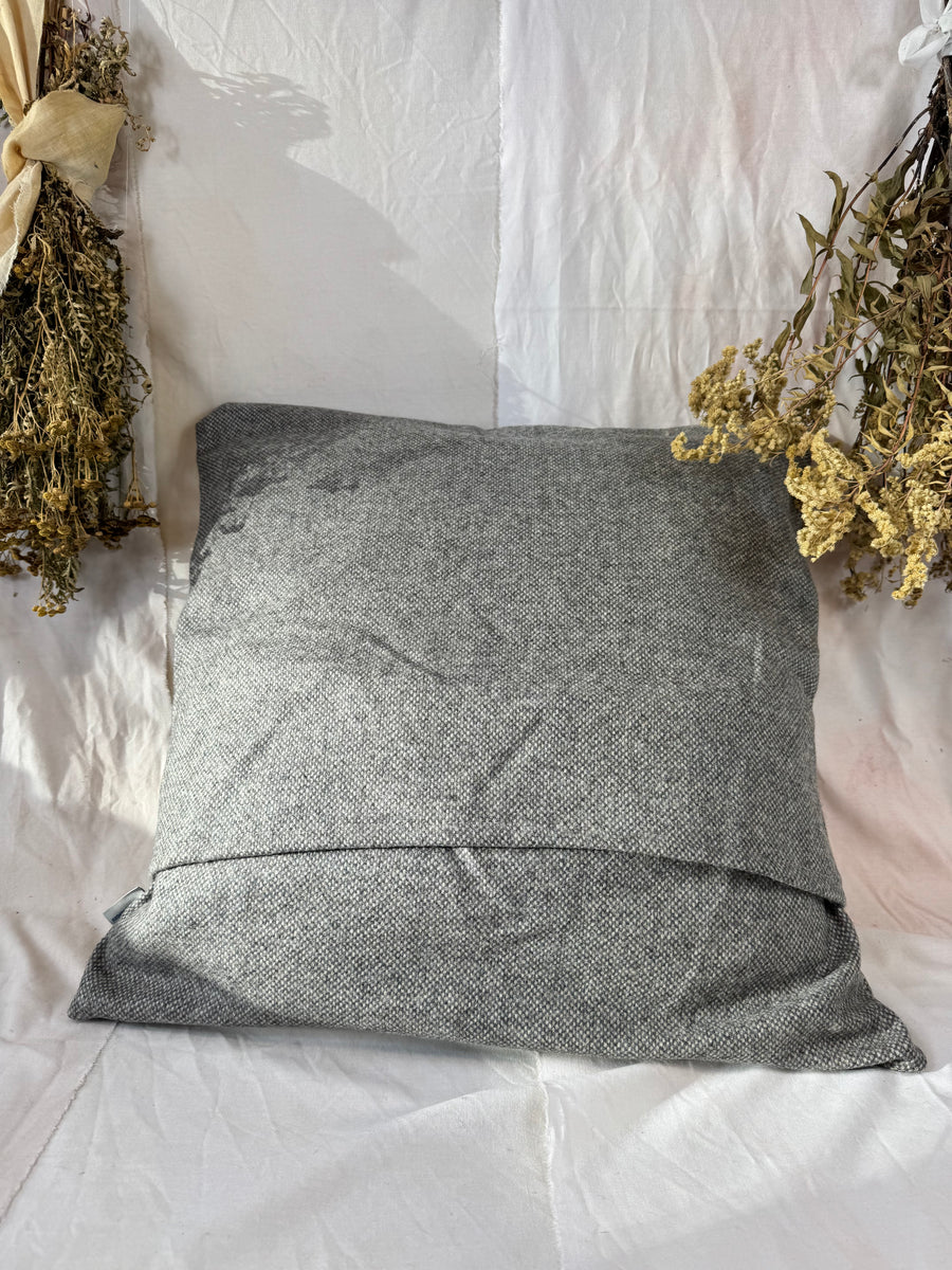 PUDE KVADRAT GRÅ 1