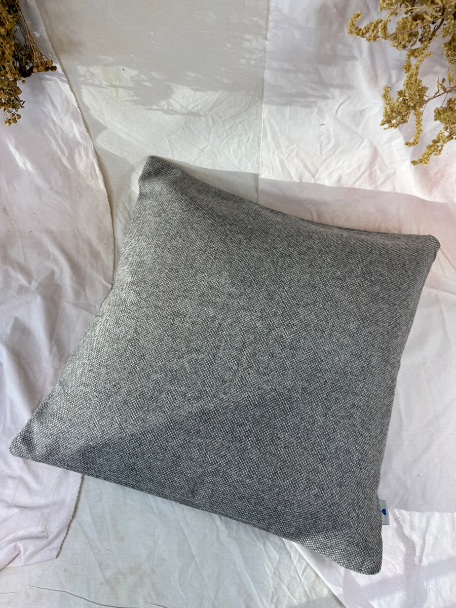 PUDE KVADRAT GRÅ 1
