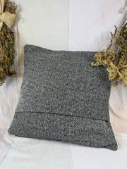 PUDE KVADRAT SORT 1